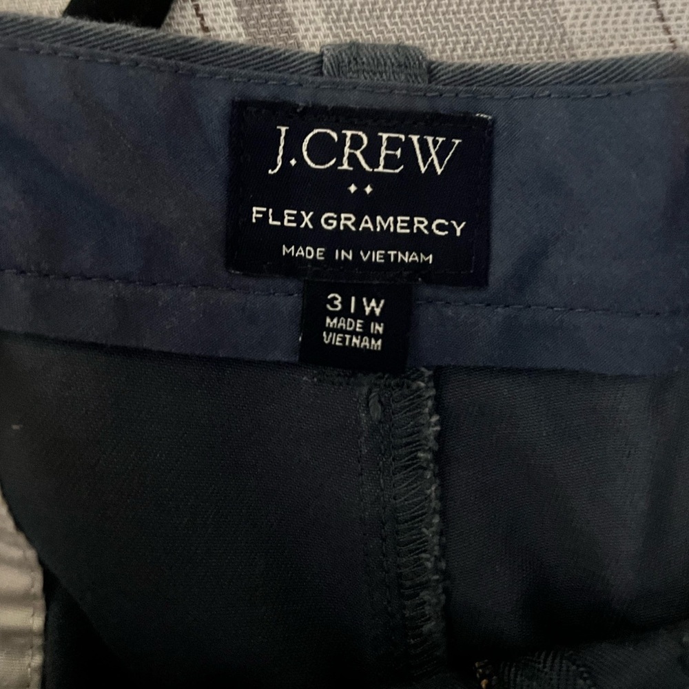 J. Crew Gramercy 9” Shorts - Picture 2 of 3